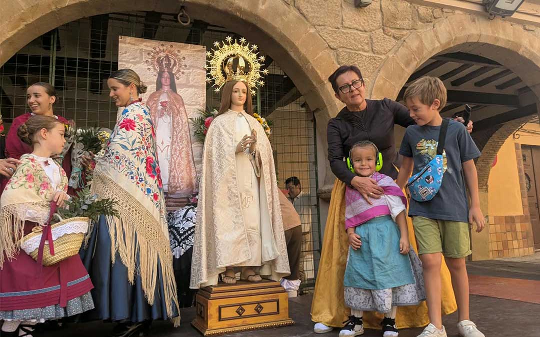 Ofrenda por el Día de la Virgen en Andorra / Ayuntamiento