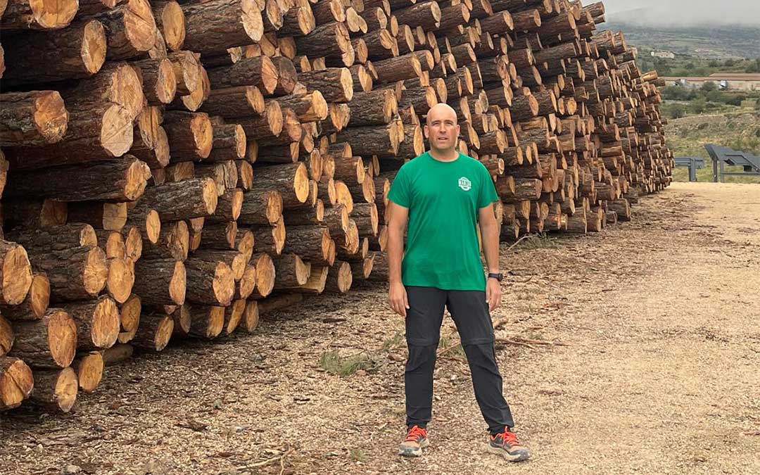 Gerardo Oliver, de Cantavieja, presidente de la Asociación Provincial de la Madera de Teruel. / LC