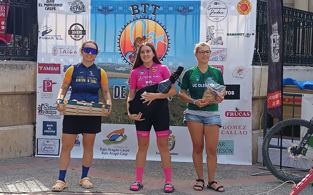 Astrid García Giménes, María Cruz Esteve Deosdad y Aina Llaurado Burgos en el podio / Cedida