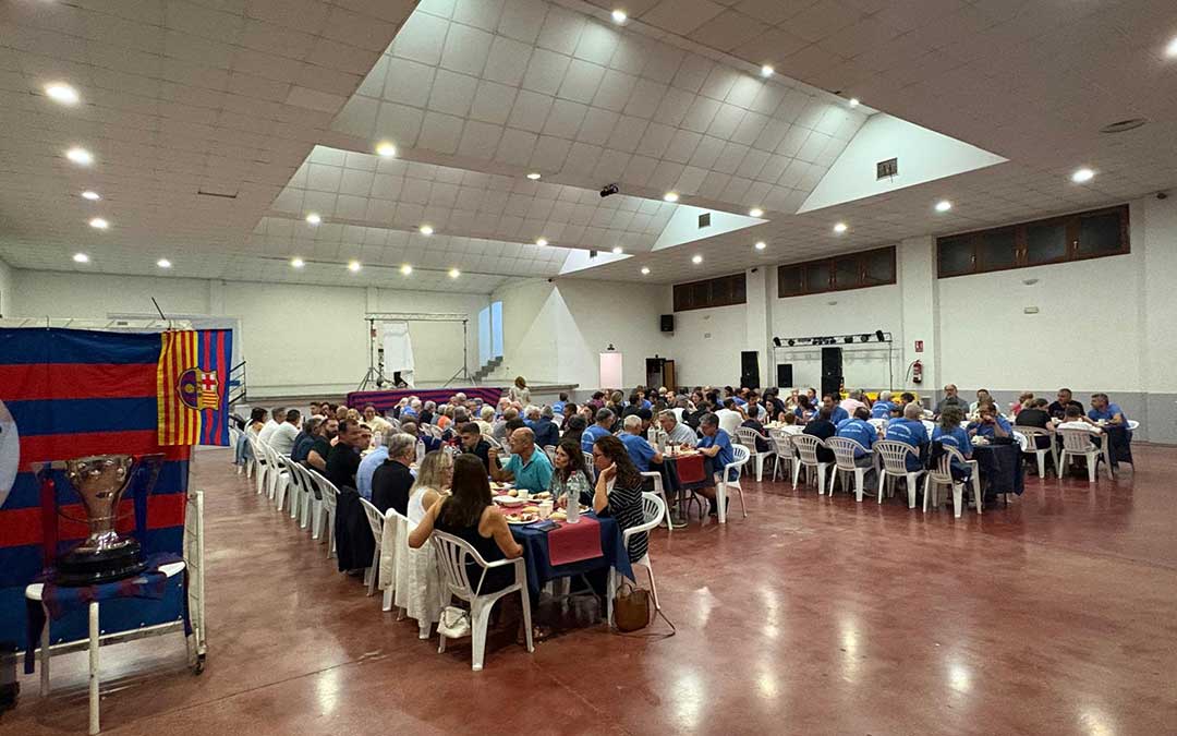 La cena conmemorativa que reunió a unas 130 personas en Cretas / Cedida