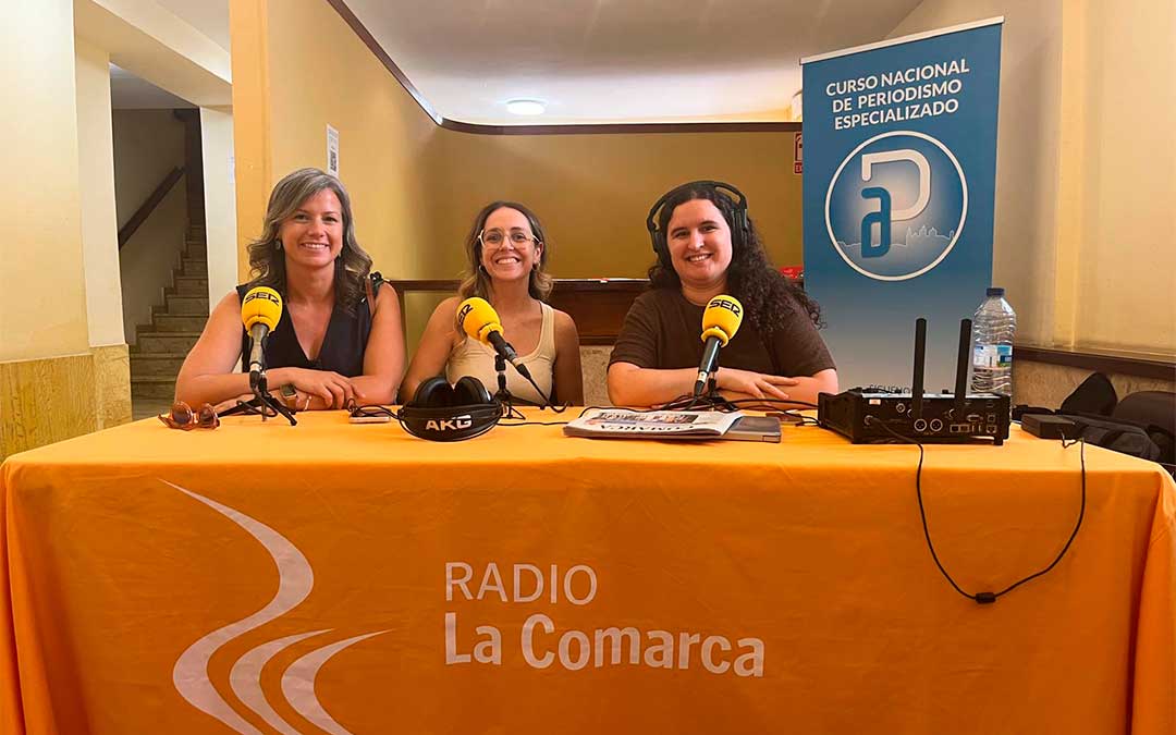 Eva Defior, directora del curso y Gema Romero, la coordinadora, en el programa./ La Comarca