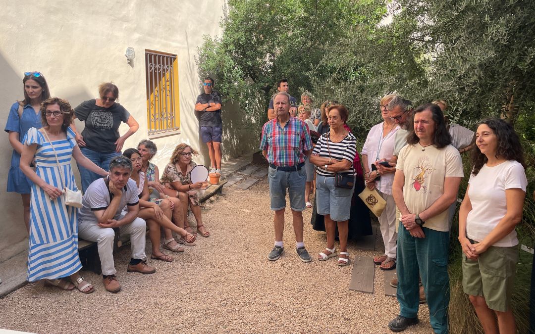 La inauguración de la exposición ha generado un gran interés./ S.F.