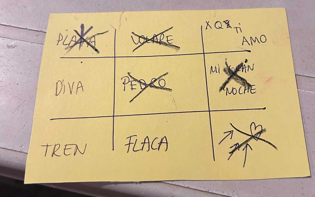Uno de los 63 cartones utilizados durante el bingo musical / Cedida