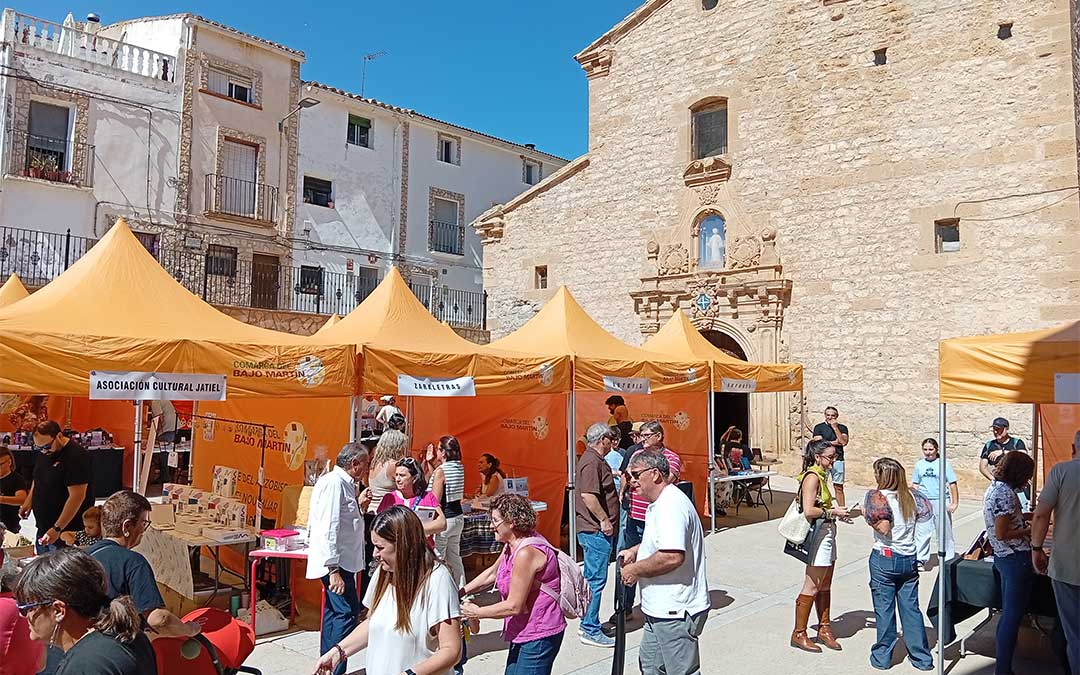 IV Feria del Libro de Jatiel 2026. / B. Severino