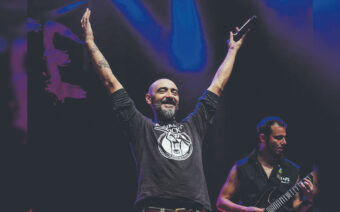 Jorge Pérez 'Kapi', vocalista de Azero: «Queríamos que todo el mundo disfrutase de un concierto de rock»