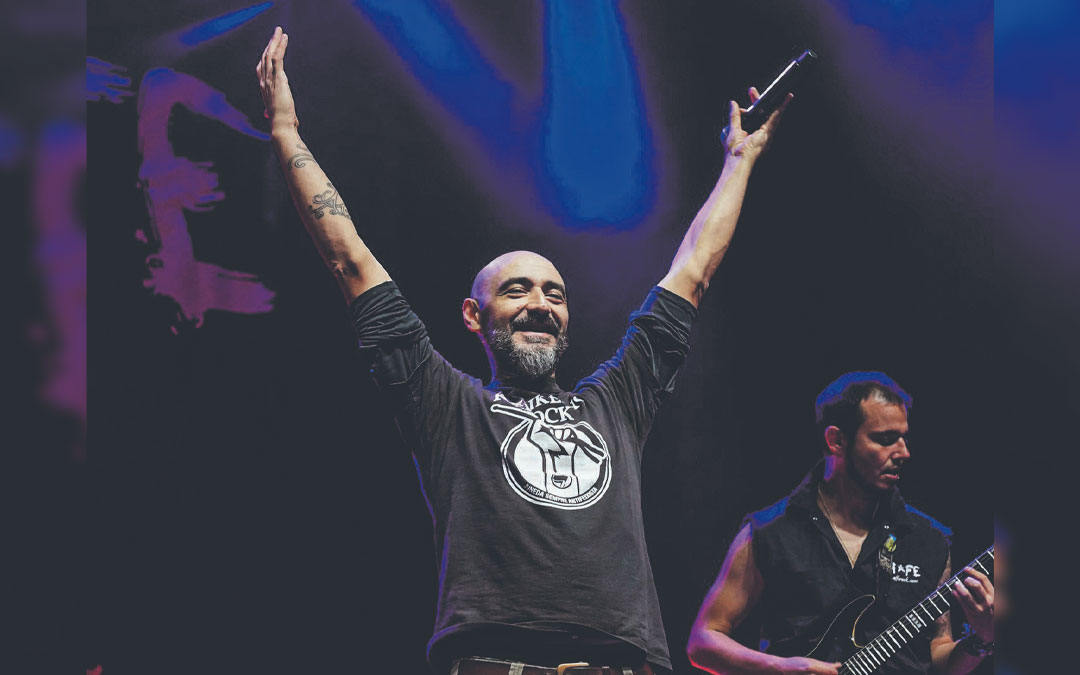 Jorge Pérez ‘Kapi’, cantante, guitarrista y compositor en Azero. / Mueve Teruel