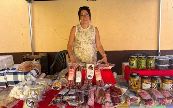 La Mata de los Olmos reivindica el sector porcino con una feria: «Es el principal motor económico del pueblo»