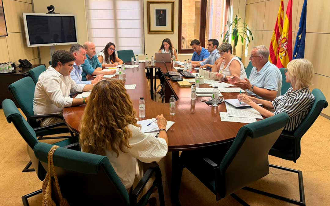 Reunión de la Mesa de Prevención de la Peste Porcina Africana celebrada este martes en la Consejería de Agricultura, Ganadería y Alimentación. / DGA