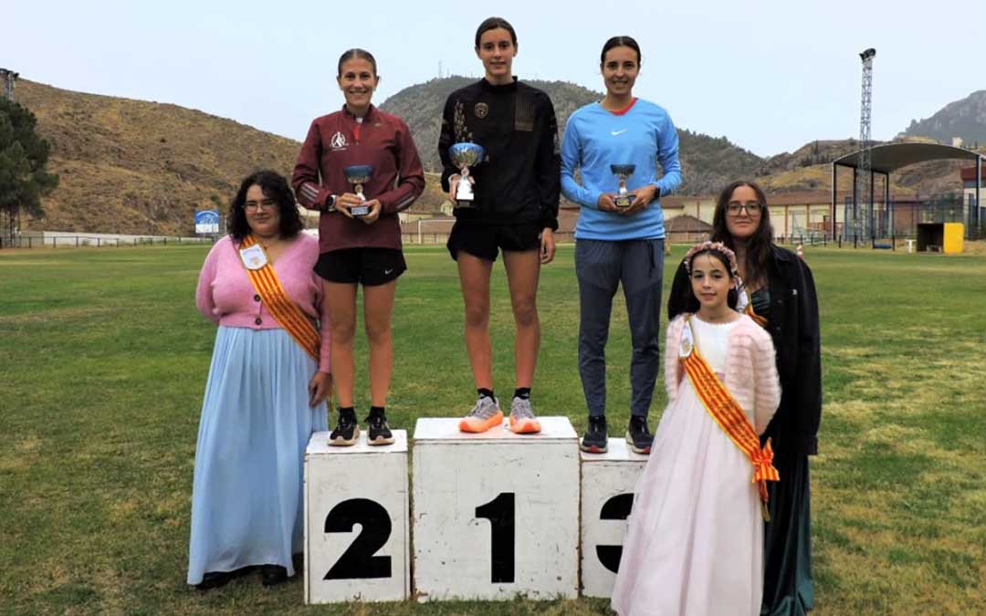 Carlota Gasión en lo más alto del podio / Cedida