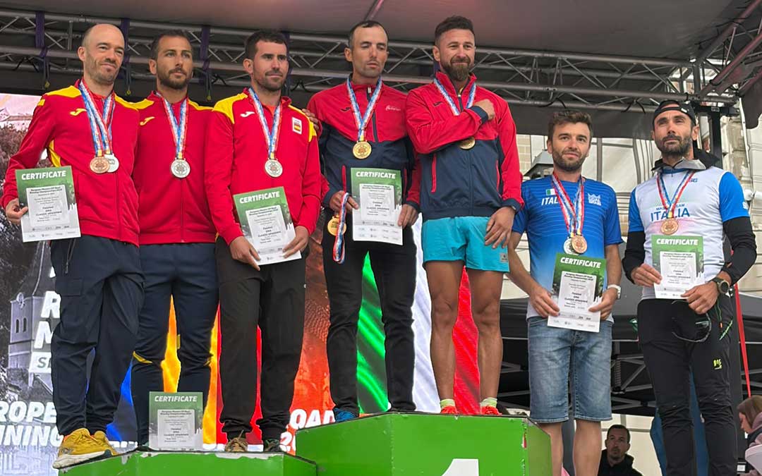 El Matarraña Team en el podio del Europeo Master of Road en Rumanía / Cedida