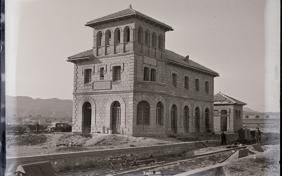 Estación de tren de Calanda en construcción./ S.A.