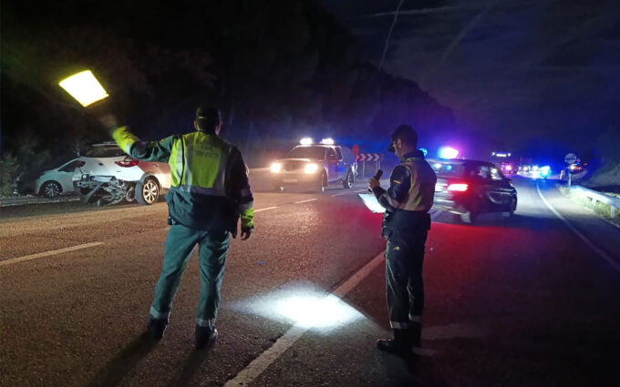 Muere un motorista de 59 años tras chocar contra un turismo en la N-232, a la altura de la Estanca de Alcañiz