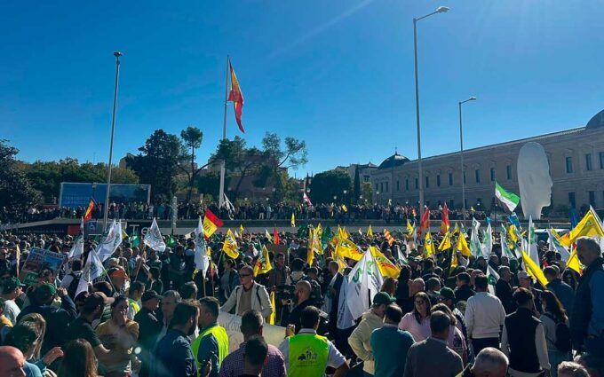 Los sindicatos desconvocan la protesta del campo en Madrid por el accidente ferroviario de Toledo