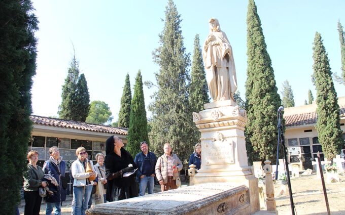 Alcañiz recupera el espíritu de Vicenta Estrada y su mausoleo: "Encenderé esta llama por ti, Pilar Foz, que me salvaste de la fosa común del olvido"
