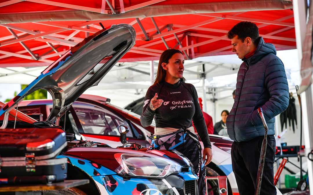 El paddock del CERX Loterías en Alcañiz / Motorland Aragón