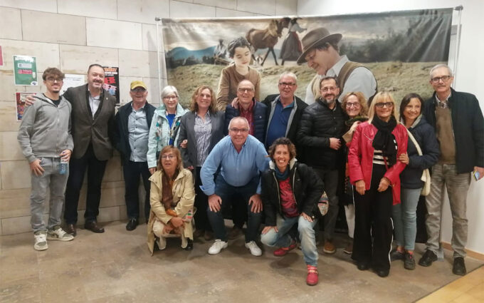 'Con la tierra en los pies' se estrena en Alcañiz en un ejercicio por mantener la memoria de los pueblos