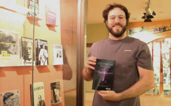 El calandino Alejandro Espada debuta en la literatura con 'Columnas de sangre', la primera entrega de una trilogía