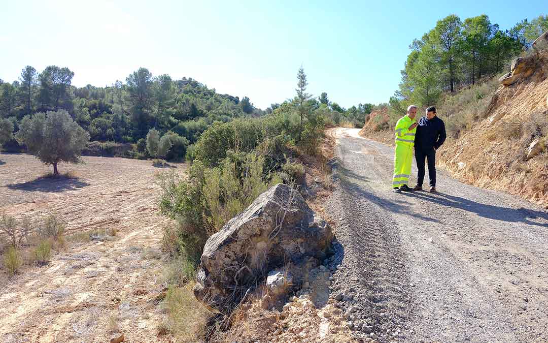 Ramiro Domínguez y Miguel Ángel Estevan durante la visita de las obras./ Ayto