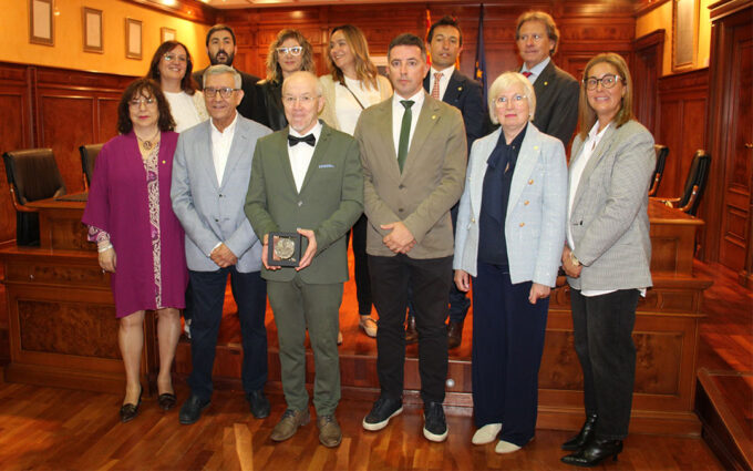 Calanda homenajea con la Medalla La Calandria a la Peña Taurina por 50 años "haciendo pueblo"