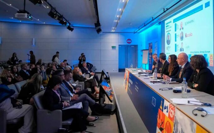 La gestión del multiservicio de Azaila, ejemplo a seguir en la Semana Europea de las Regiones de Bruselas