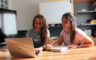 Isa y Olga, profesoras itinerantes de inglés de más de 150 alumnos en el Maestrazgo: «Queríamos volver a Cantavieja. Desde allí nos desplazamos»