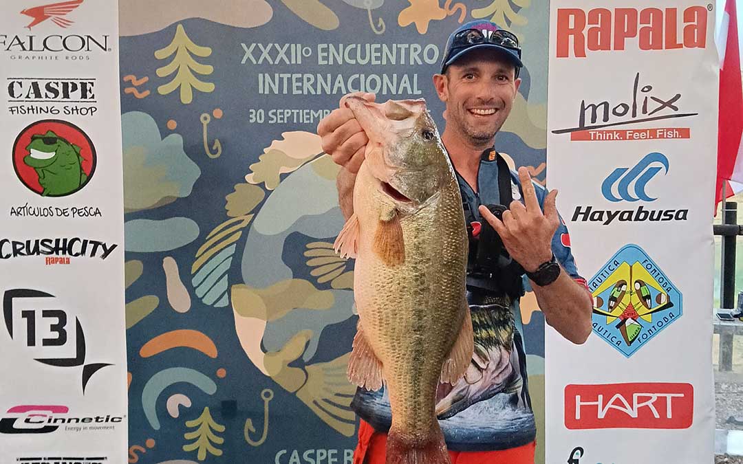 David Gómez con la mayor pieza de la 1ª manga / Cedida