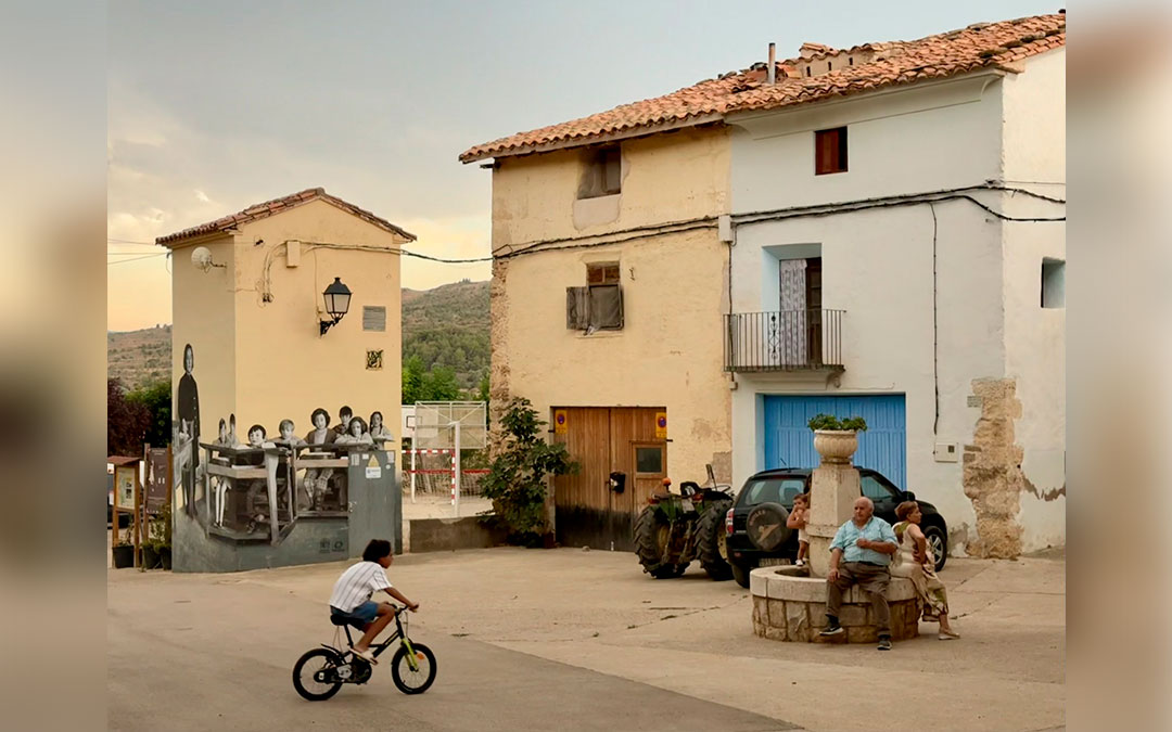 'Tardes de verano'. foto en Dos Torres de Mercader. Tercer premio Comarca del Maestrazgo. / Elisa López Castel