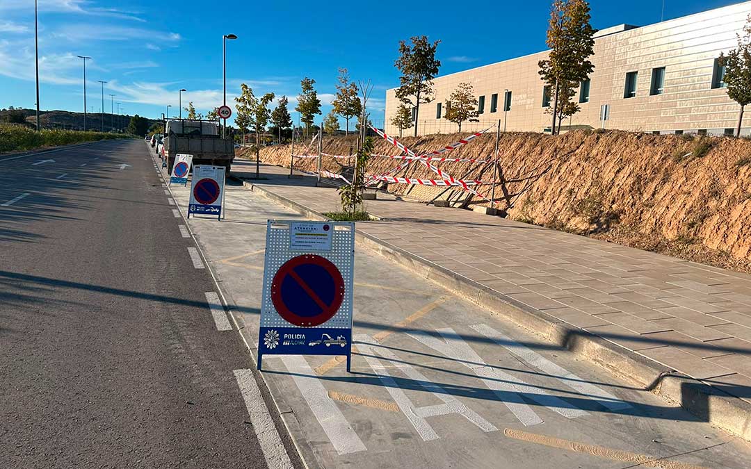Las obras de preparación para instalar la marquesina del bus han comenzado esta semana./ G. Romero