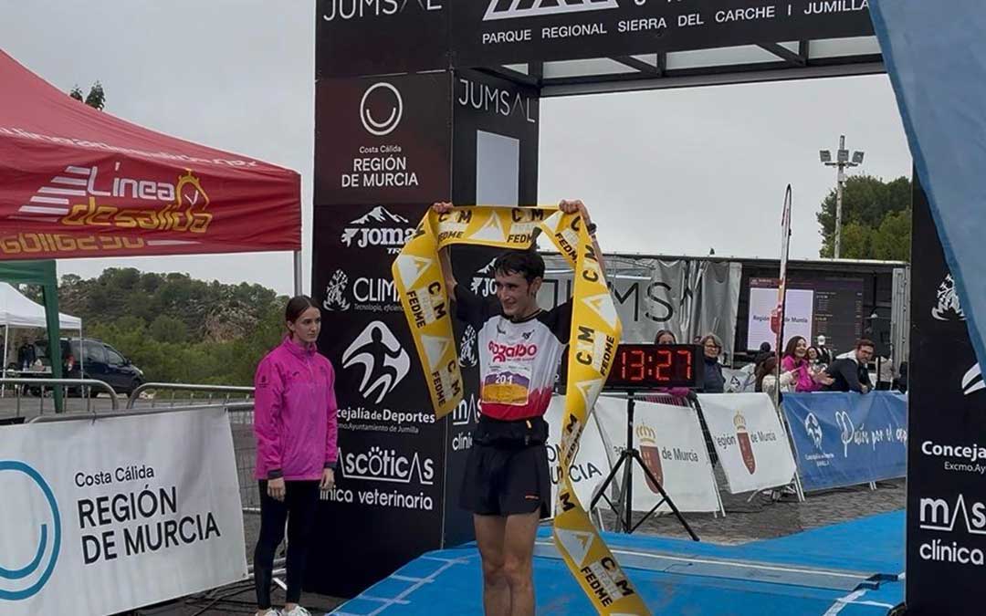 Aníbal Navarro a su llegada meta en Jumilla / Cedida