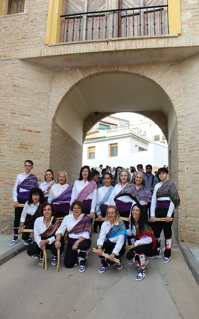 Dance de Albalate del Arzobispo en el III Encuentro del Bajo Martín en Urrea. / B. Severino