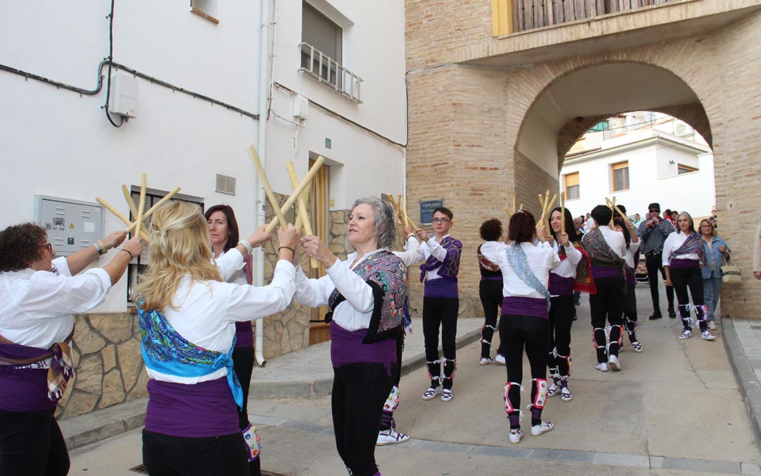 Dance de Albalate del Arzobispo en el III Encuentro del Bajo Martín en Urrea. / B. Severino