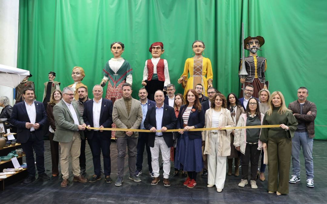 Inauguración de la feria con las autoridades./ Ayto. Alcorisa